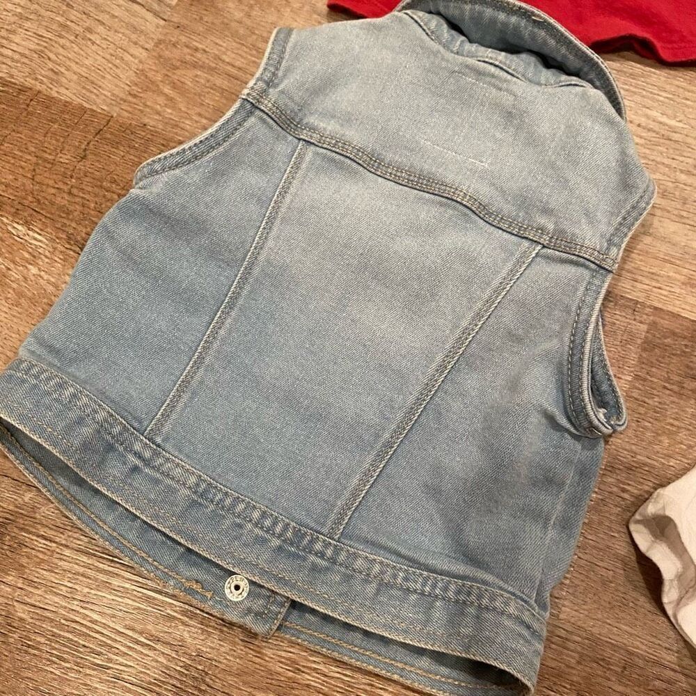 Old Navy Bundle Denim Vest Three Tops 18-24 Months - Picture 11 of 12
